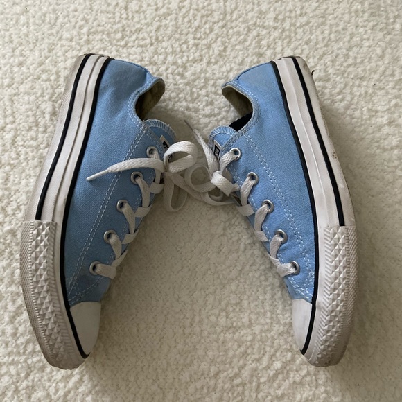 Periwinkle converse - Picture 2 of 4